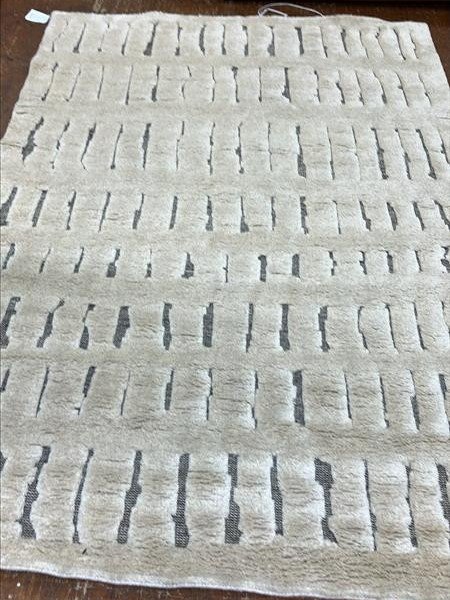 IND SAMPL 608910 - 6' x 8.11'